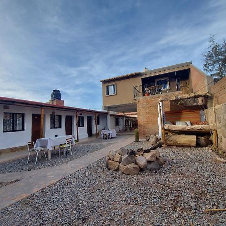 Arbol Tilcara Albergue Exterior foto