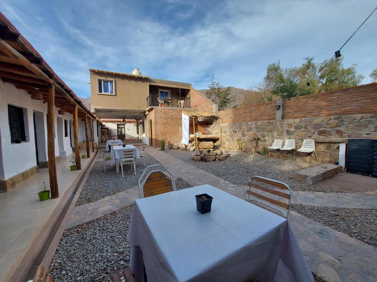 Arbol Tilcara Albergue Exterior foto